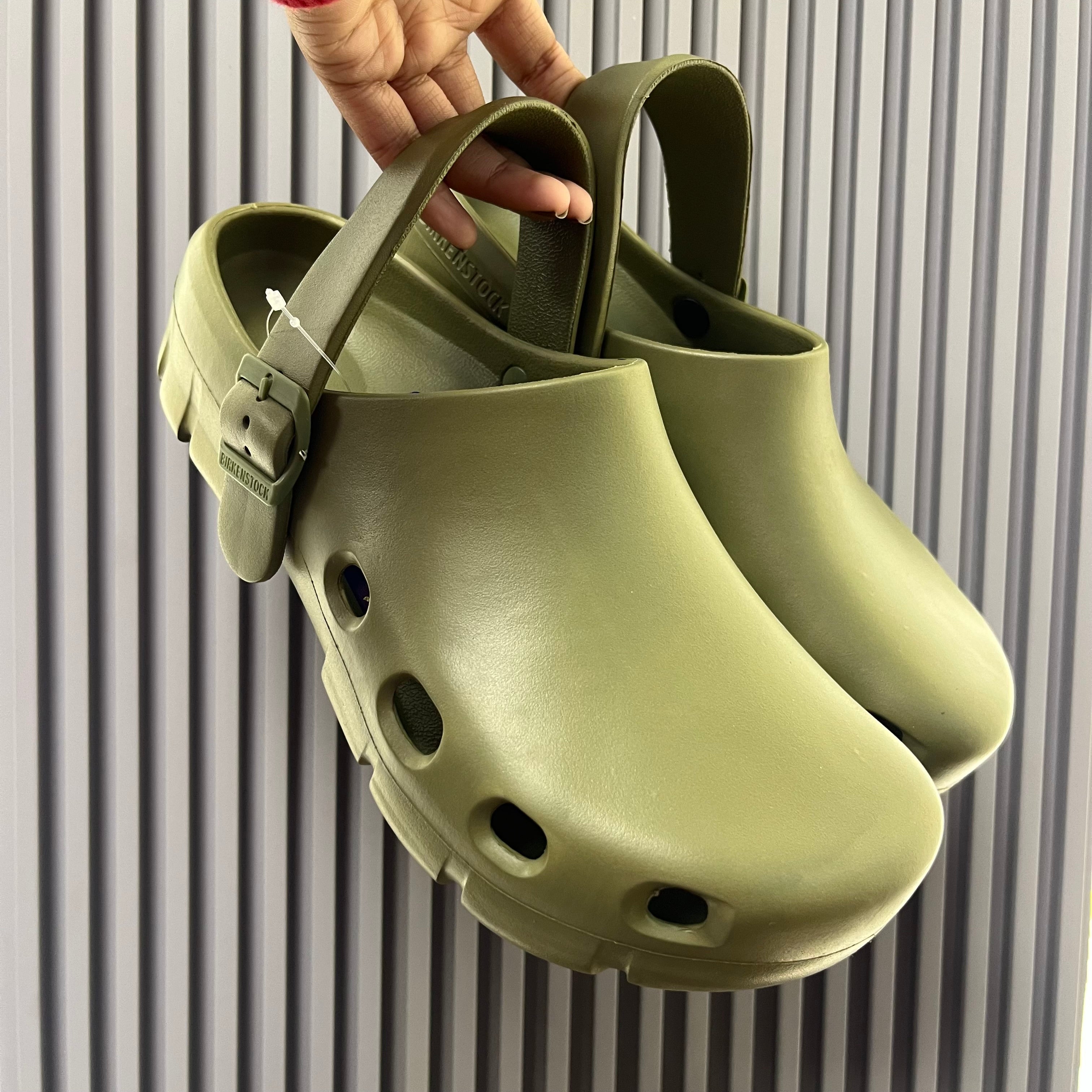 BIRKI-FLOW-CLOGS (KHAKI)