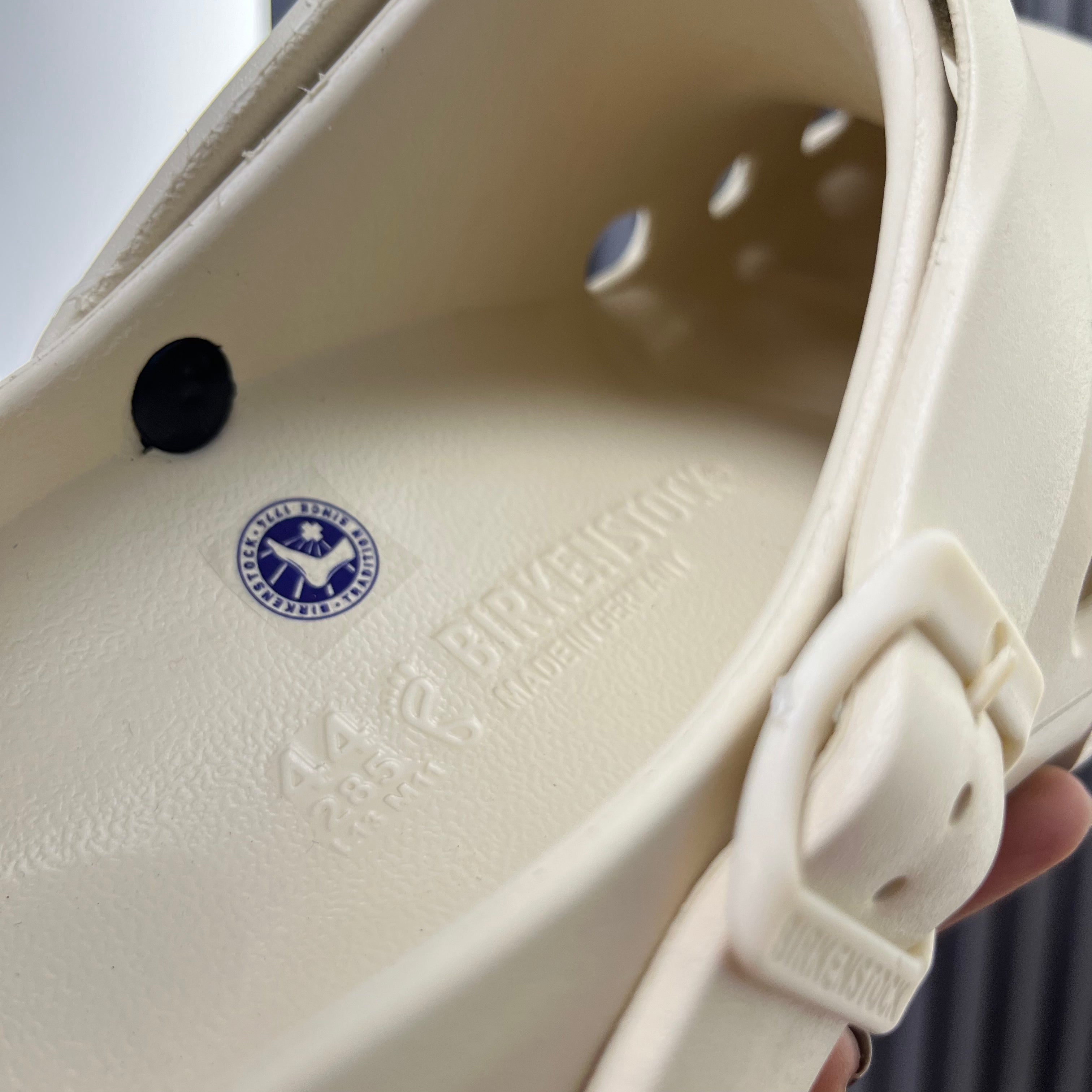 BIRKI-FLOW-CLOGS (BONE)