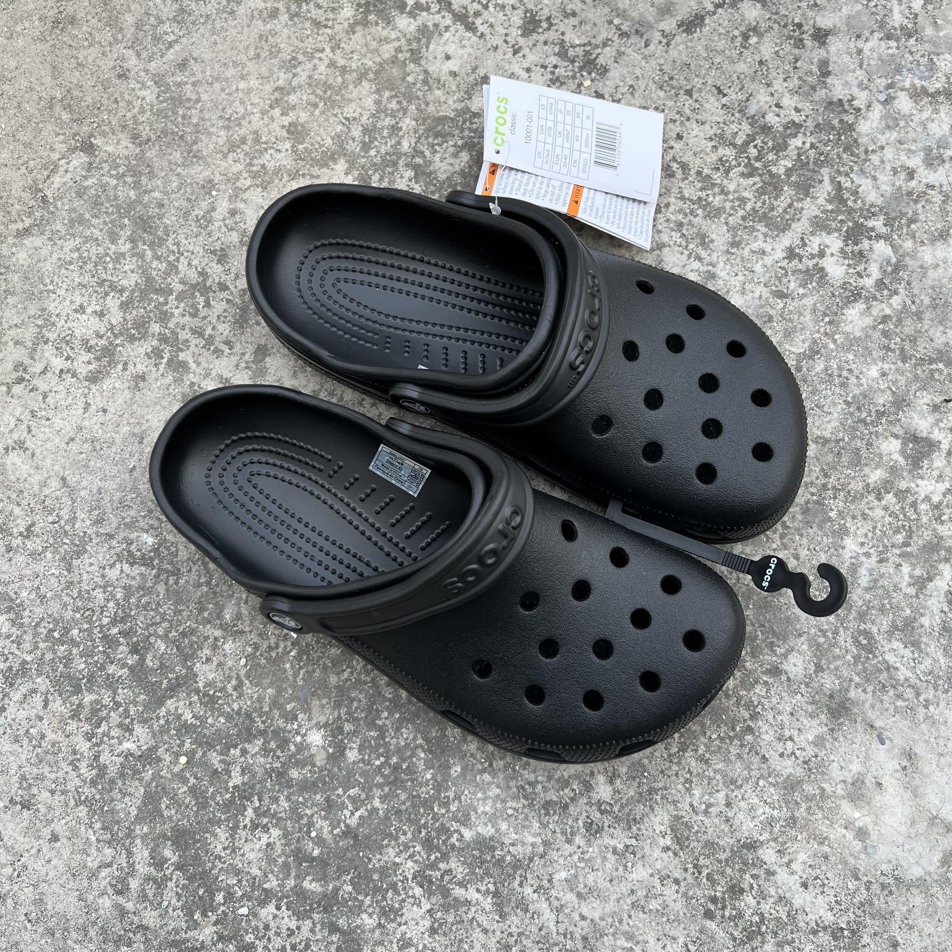 CLASSIC-CLOGS-BLACK