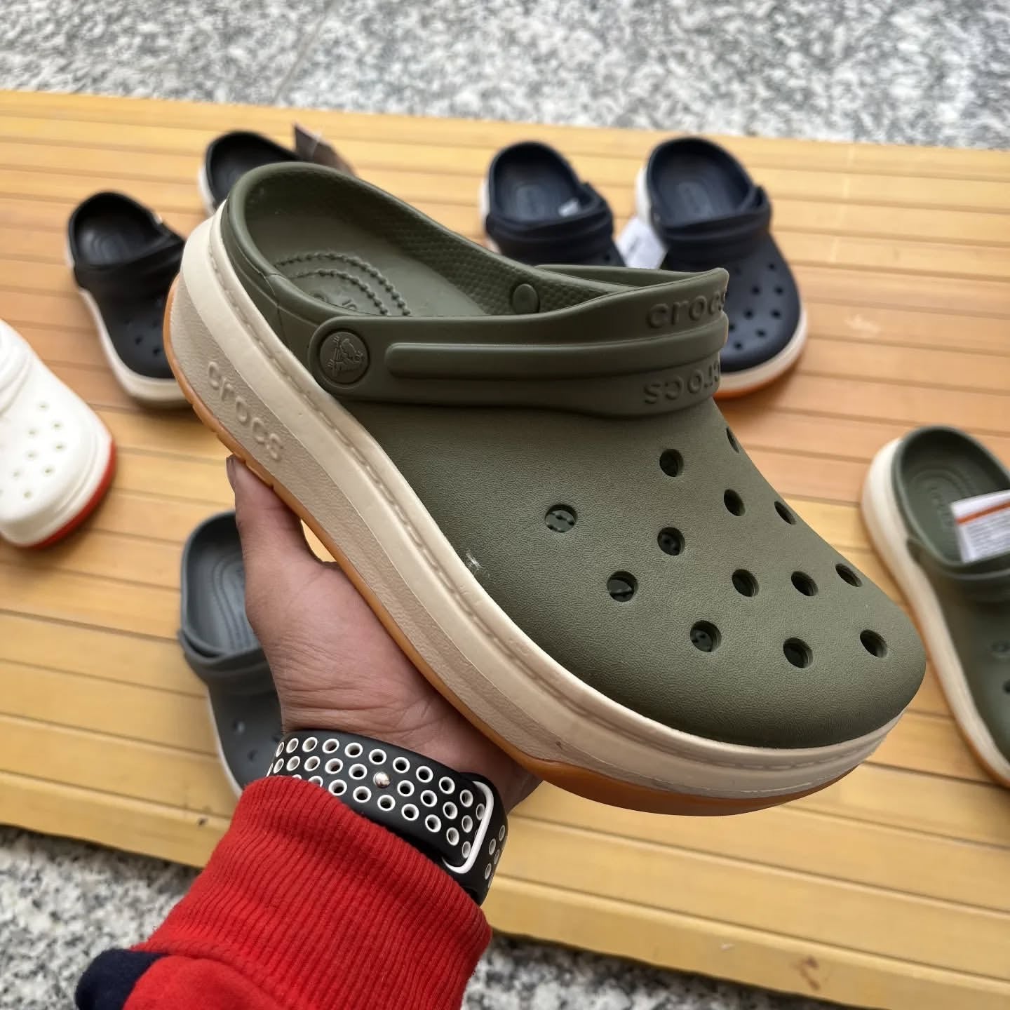 FULL-FORC-CLOGS-ARMY GREEN