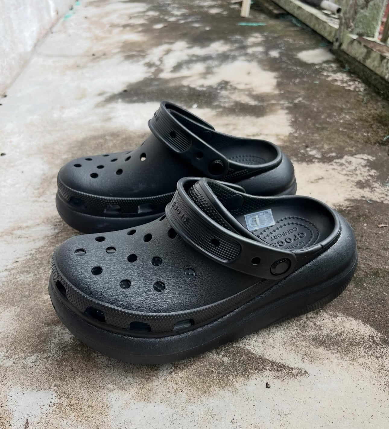 CRSH-CLOGS-BLACK
