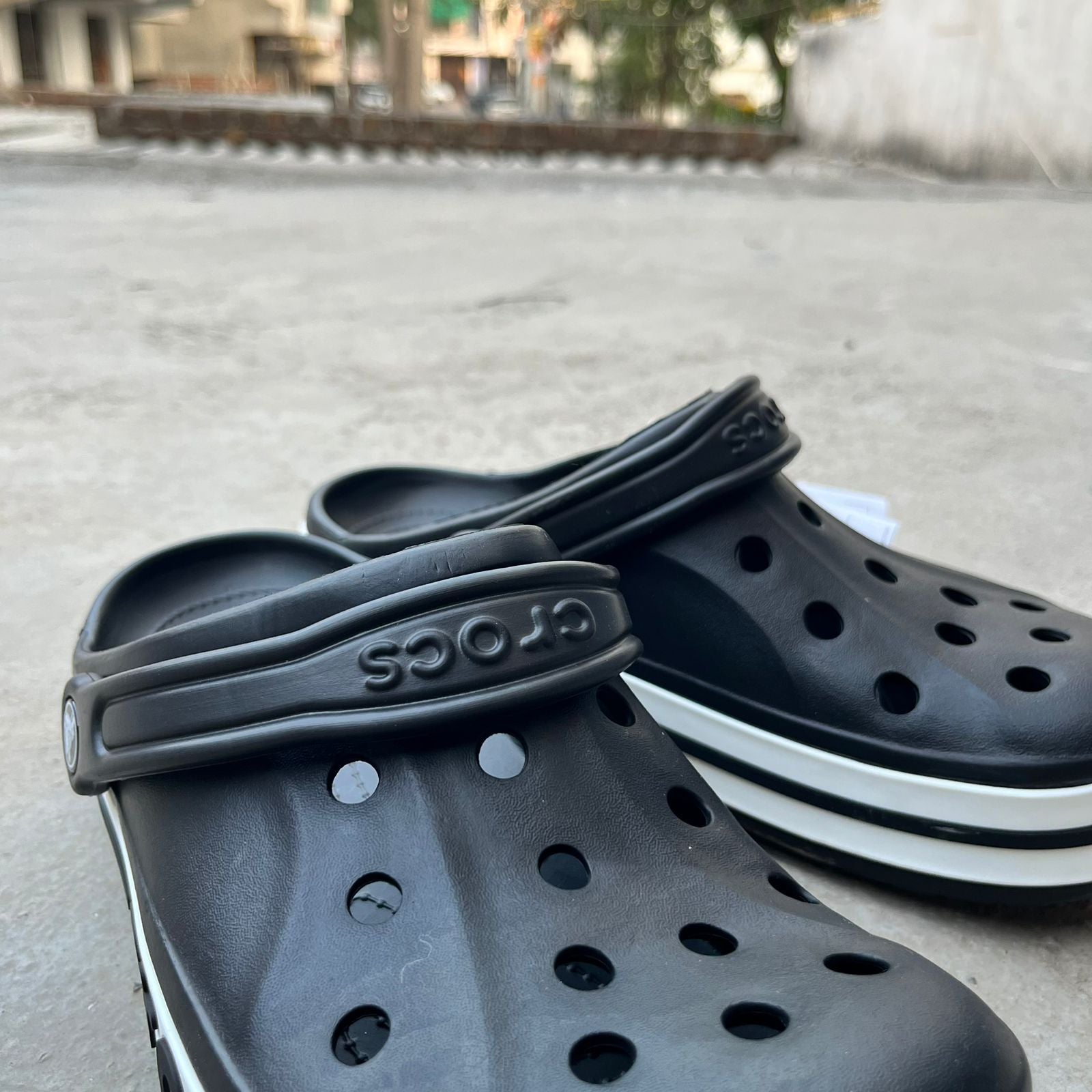 BYA-BND-CLOGS-BLACK