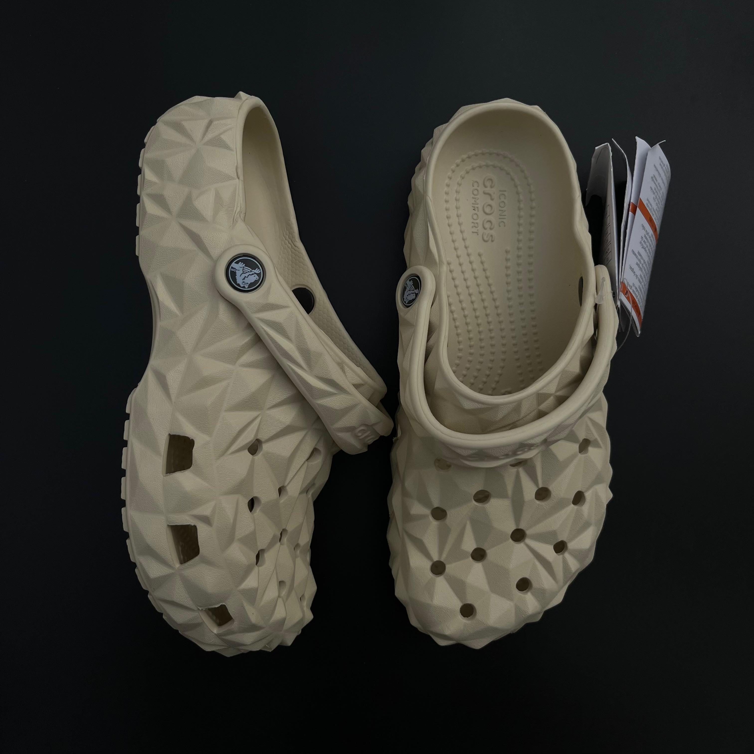 GEO-CLOGS-BONE