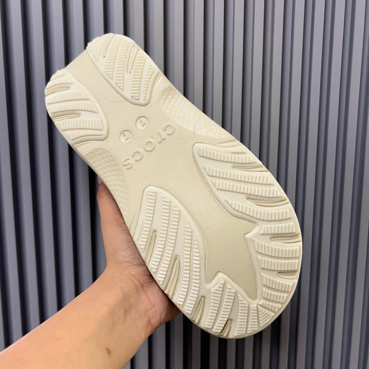 CRSH-MOVE-CLOGS-BONE