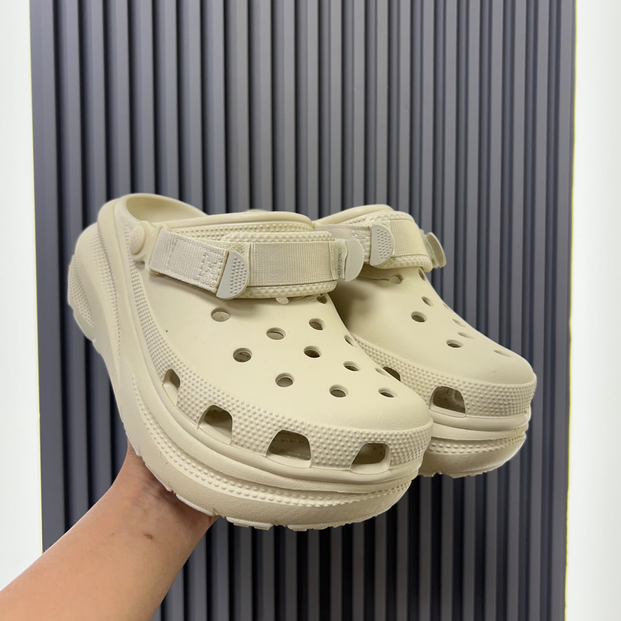 CRSH-MOVE-CLOGS-BONE