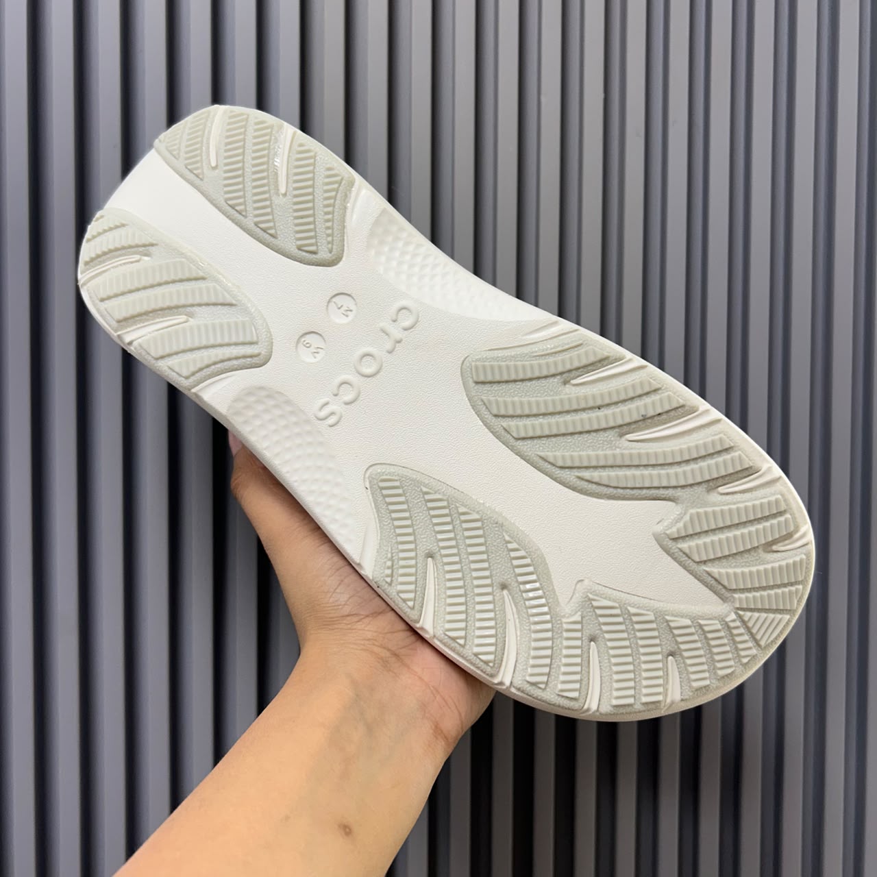 CRSH-MOVE-CLOGS-WHITE