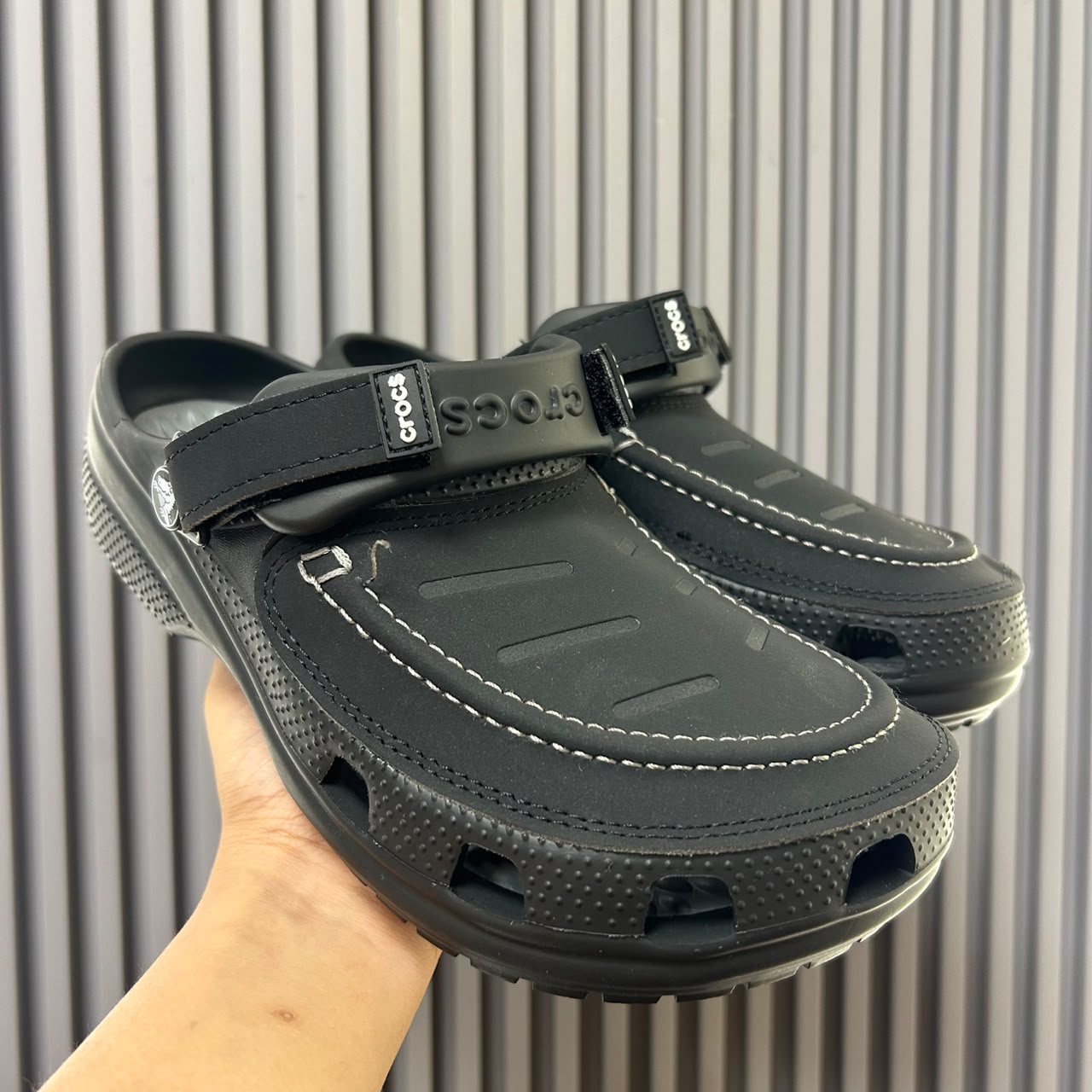 YUKON-VISTA-II-CLOGS (BLACK)